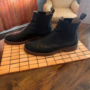 Banana Republic Men’s Leather Chelsea Boots